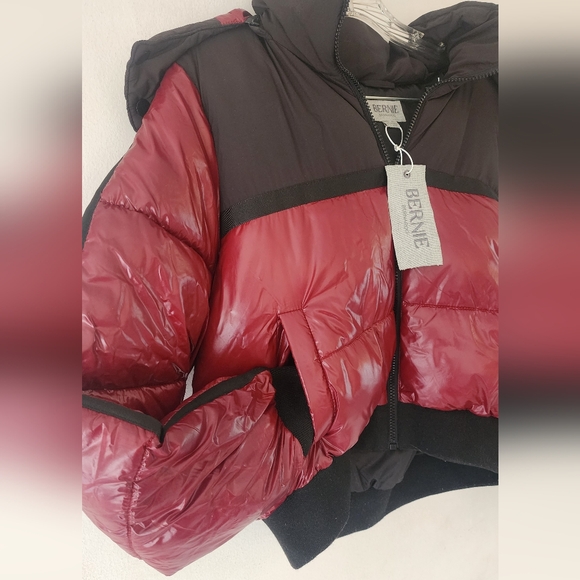 *CLEARANCE* Woma Bernardo Bernie Red & black Winter Puffer with hood! size Small - Picture 3 of 4